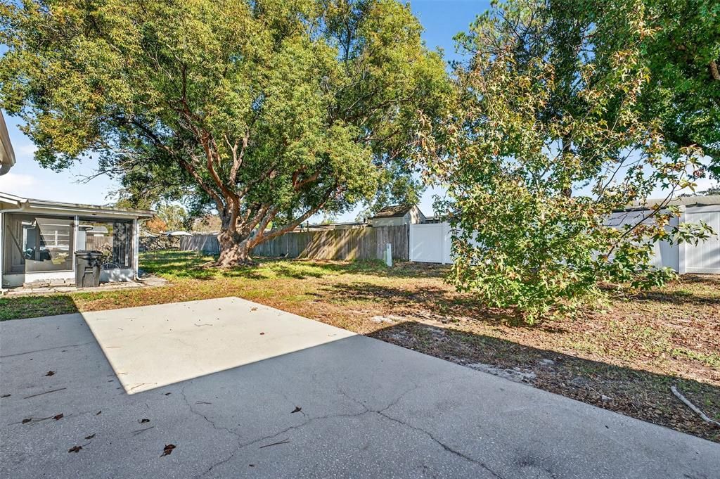 For Sale: $210,000 (3 beds, 1 baths, 984 Square Feet)