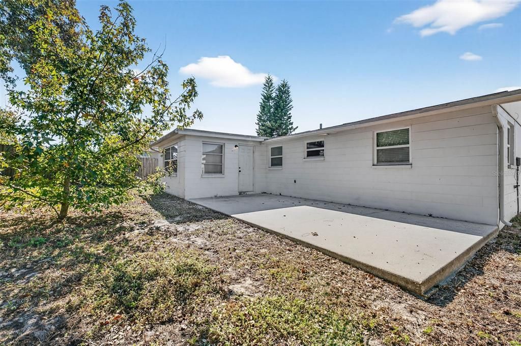 For Sale: $210,000 (3 beds, 1 baths, 984 Square Feet)