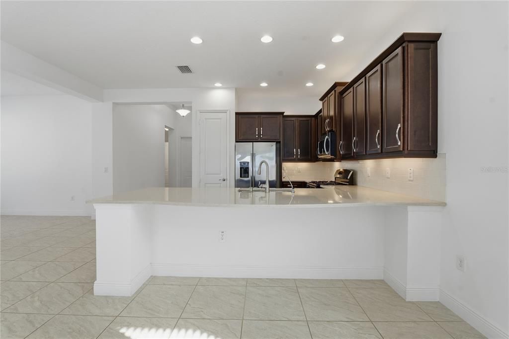 For Sale: $549,900 (3 beds, 2 baths, 2072 Square Feet)