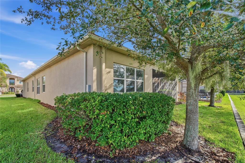 For Sale: $549,900 (3 beds, 2 baths, 2072 Square Feet)