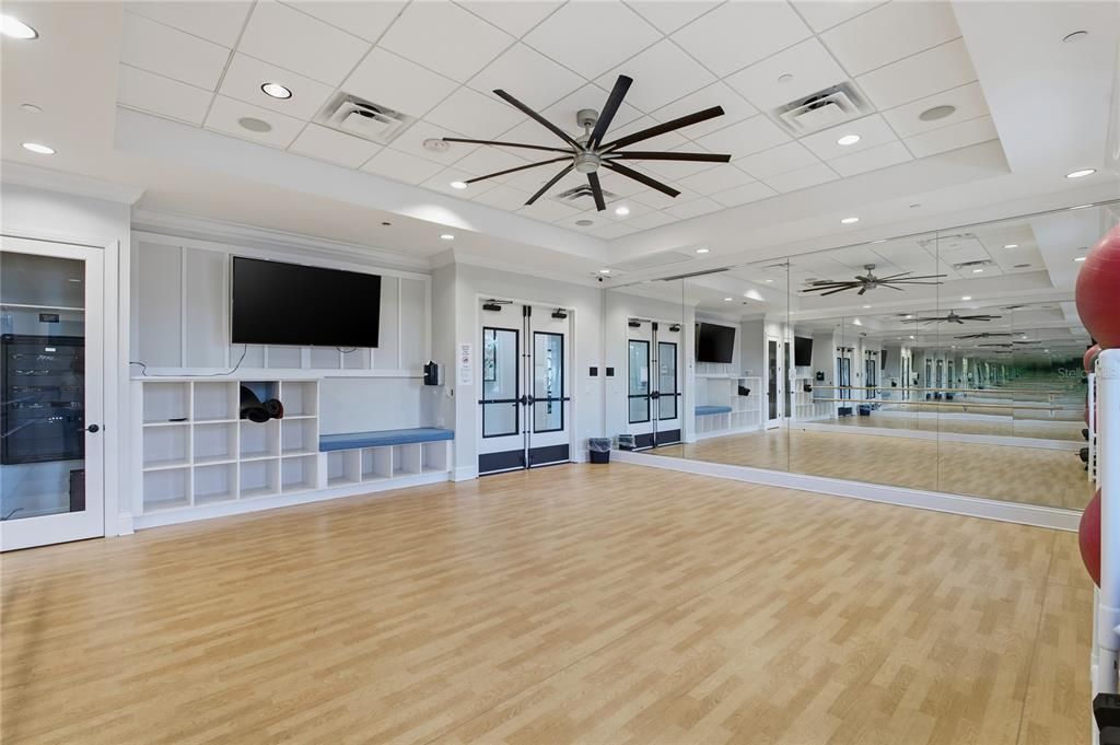 For Sale: $549,900 (3 beds, 2 baths, 2072 Square Feet)