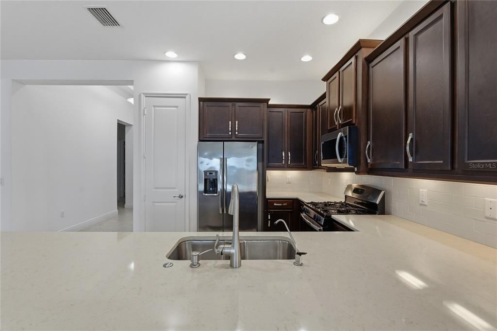 For Sale: $549,900 (3 beds, 2 baths, 2072 Square Feet)