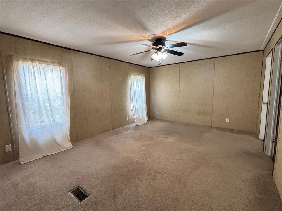 En Venta: $235,000 (3 camas, 2 baños, 1568 Pies cuadrados)