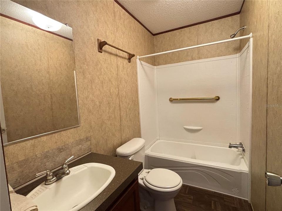 En Venta: $235,000 (3 camas, 2 baños, 1568 Pies cuadrados)