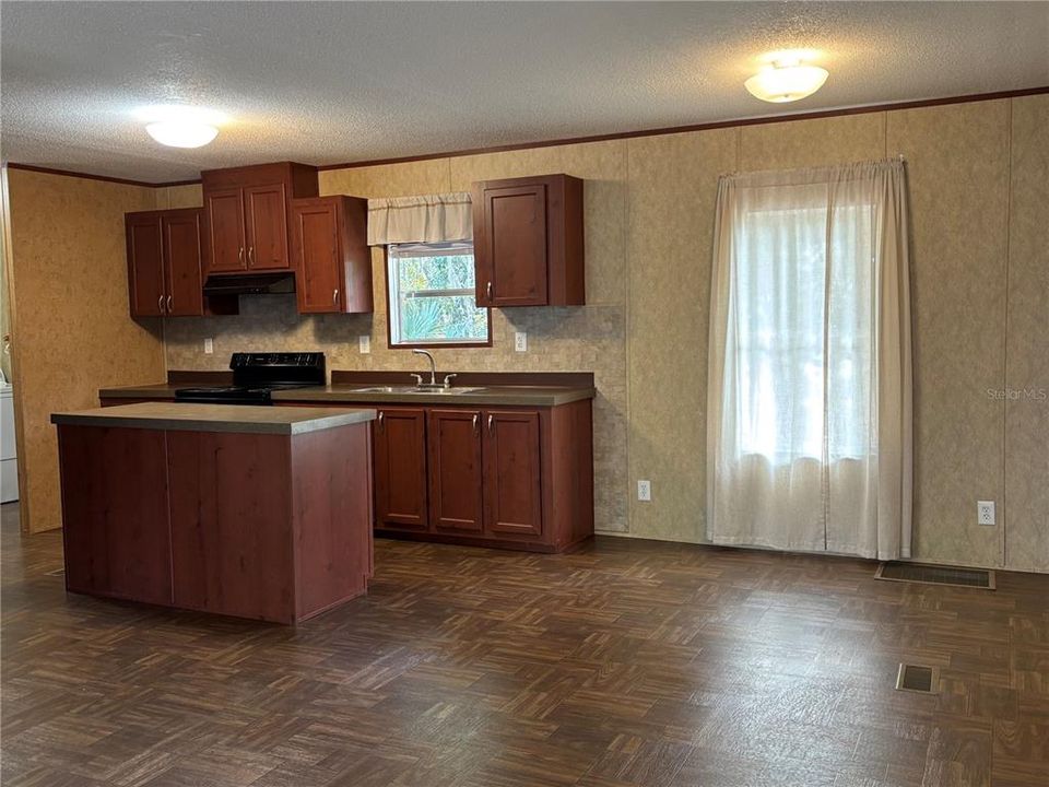 En Venta: $235,000 (3 camas, 2 baños, 1568 Pies cuadrados)