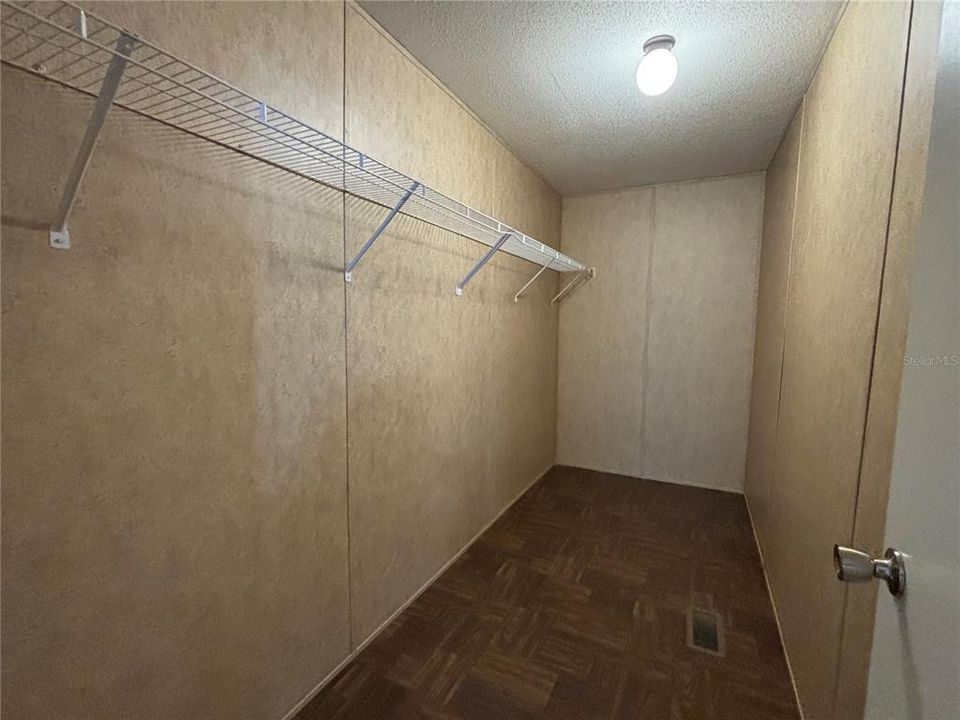 En Venta: $235,000 (3 camas, 2 baños, 1568 Pies cuadrados)