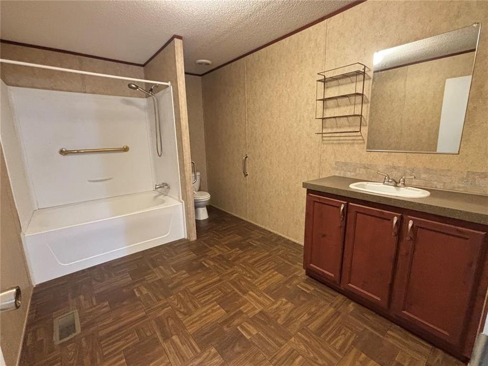 En Venta: $235,000 (3 camas, 2 baños, 1568 Pies cuadrados)