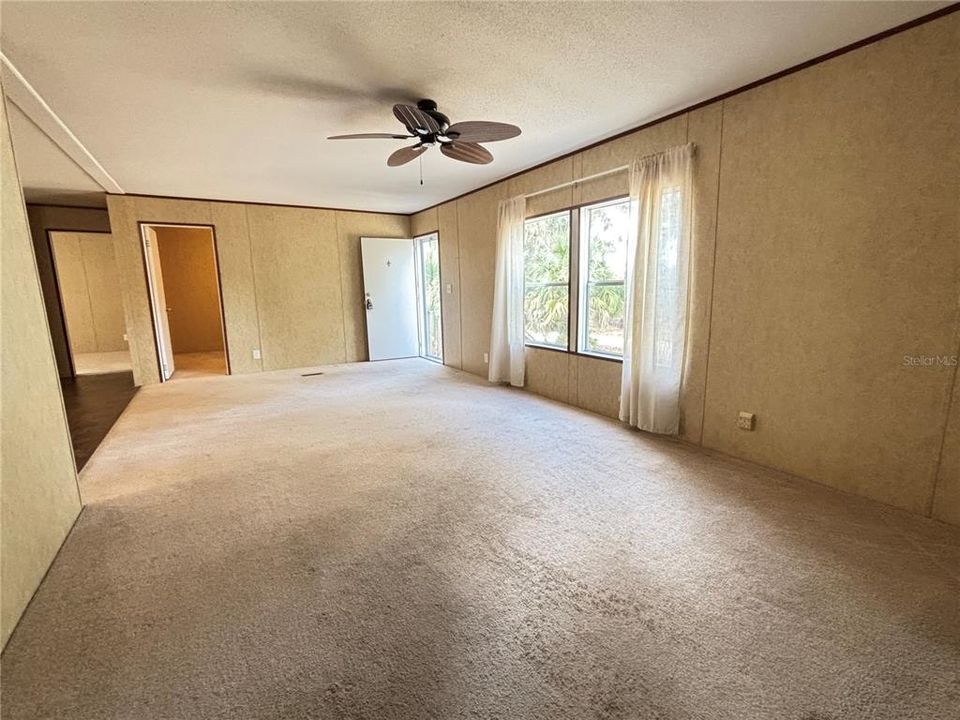 En Venta: $235,000 (3 camas, 2 baños, 1568 Pies cuadrados)