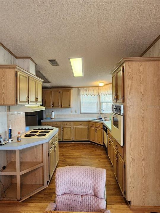 For Sale: $125,000 (2 beds, 2 baths, 1596 Square Feet)