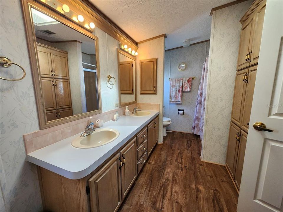 For Sale: $125,000 (2 beds, 2 baths, 1596 Square Feet)