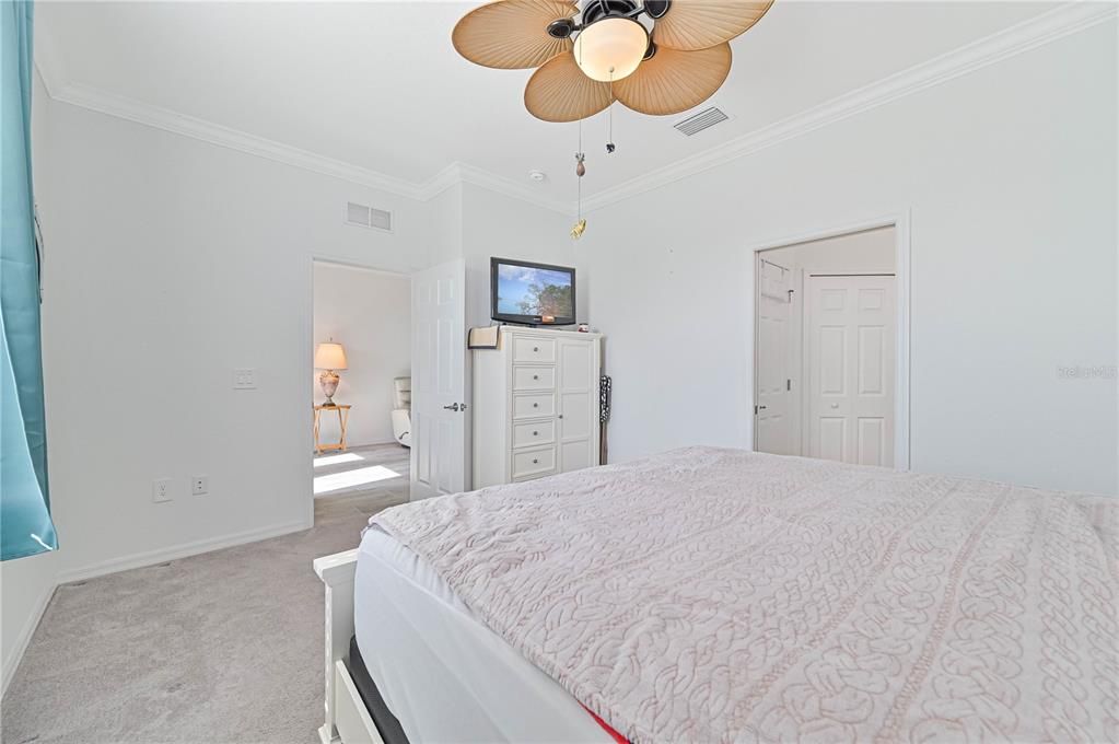 For Sale: $270,000 (3 beds, 2 baths, 1400 Square Feet)