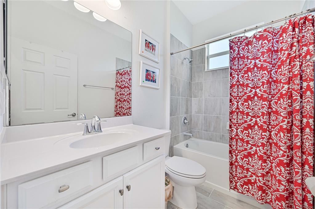 For Sale: $270,000 (3 beds, 2 baths, 1400 Square Feet)