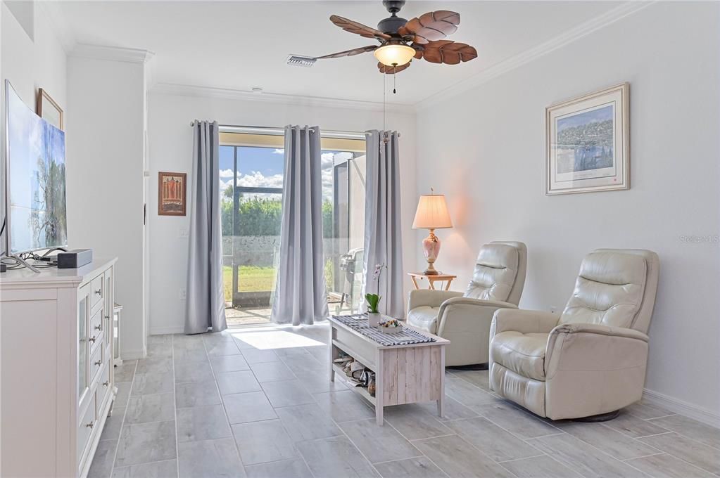 For Sale: $270,000 (3 beds, 2 baths, 1400 Square Feet)