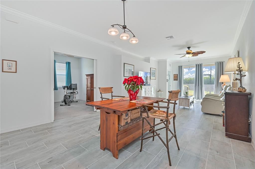 For Sale: $270,000 (3 beds, 2 baths, 1400 Square Feet)