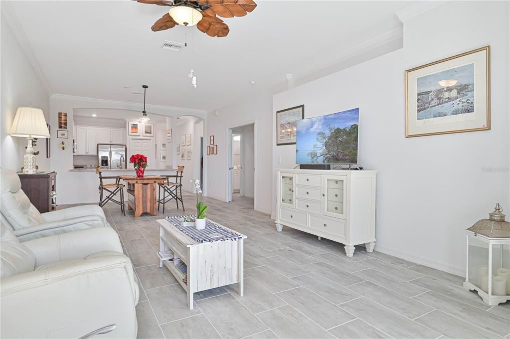 For Sale: $270,000 (3 beds, 2 baths, 1400 Square Feet)