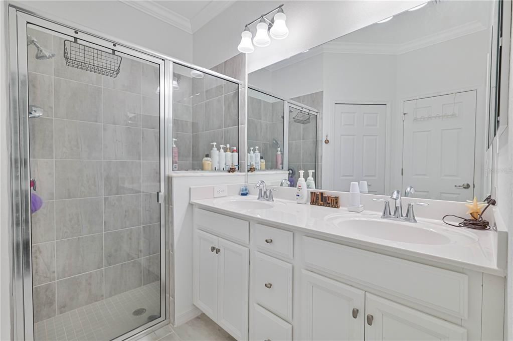 For Sale: $270,000 (3 beds, 2 baths, 1400 Square Feet)