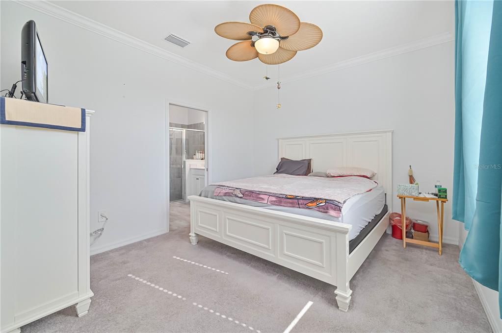 For Sale: $270,000 (3 beds, 2 baths, 1400 Square Feet)