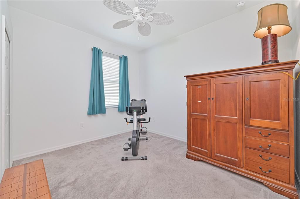 For Sale: $270,000 (3 beds, 2 baths, 1400 Square Feet)