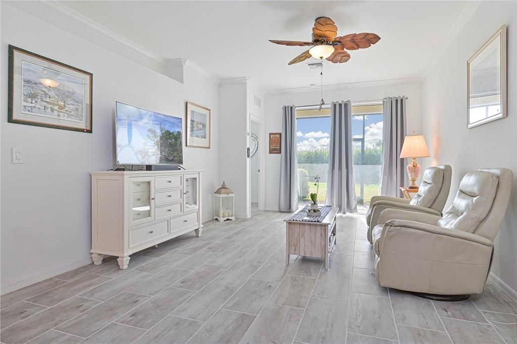 For Sale: $270,000 (3 beds, 2 baths, 1400 Square Feet)