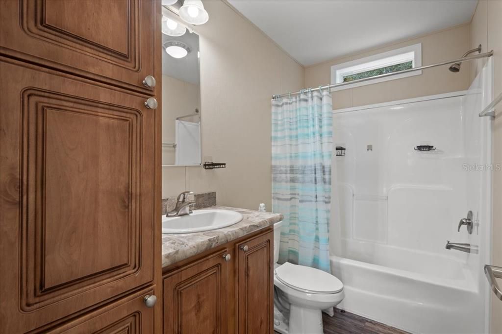 For Sale: $219,900 (3 beds, 2 baths, 1560 Square Feet)