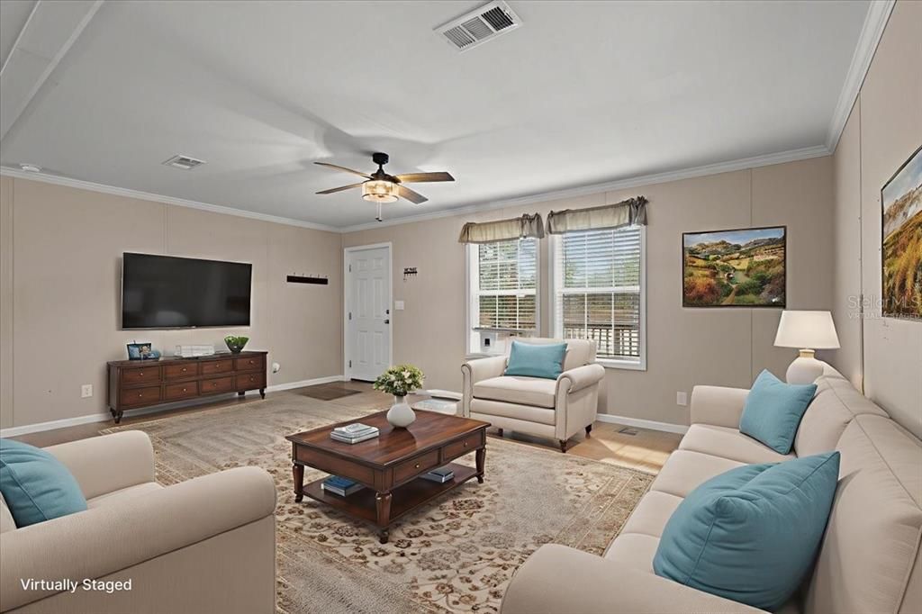 For Sale: $219,900 (3 beds, 2 baths, 1560 Square Feet)