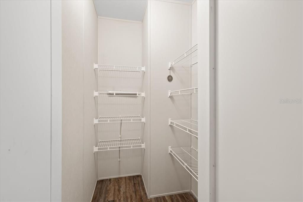 For Sale: $219,900 (3 beds, 2 baths, 1560 Square Feet)