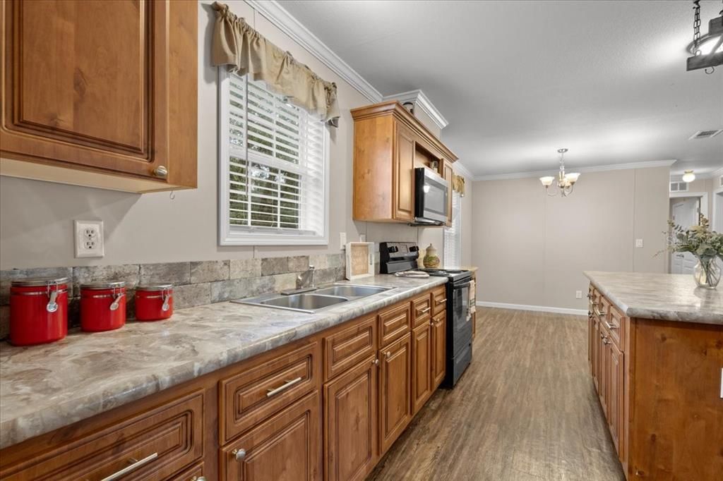 For Sale: $219,900 (3 beds, 2 baths, 1560 Square Feet)