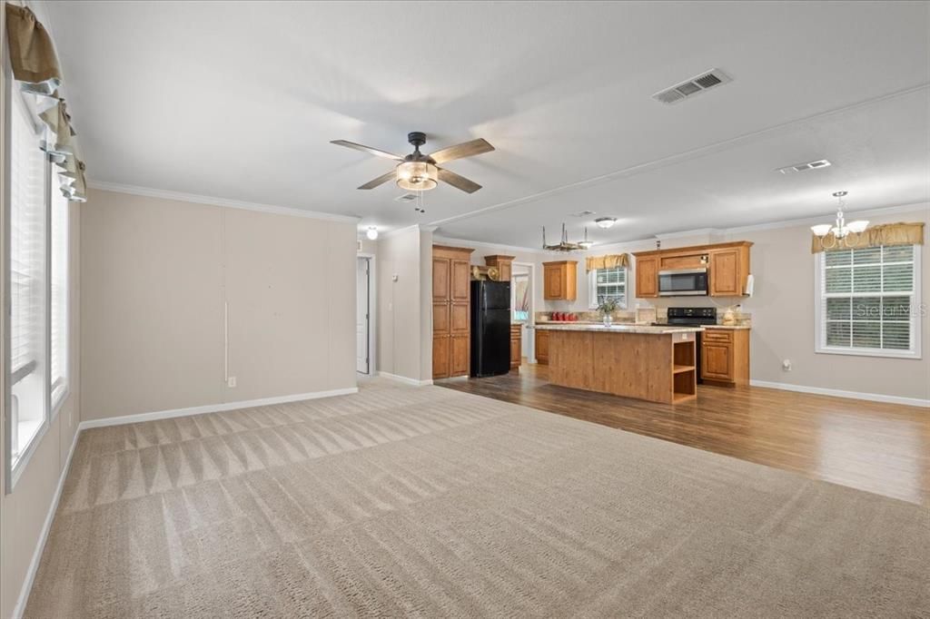 For Sale: $219,900 (3 beds, 2 baths, 1560 Square Feet)