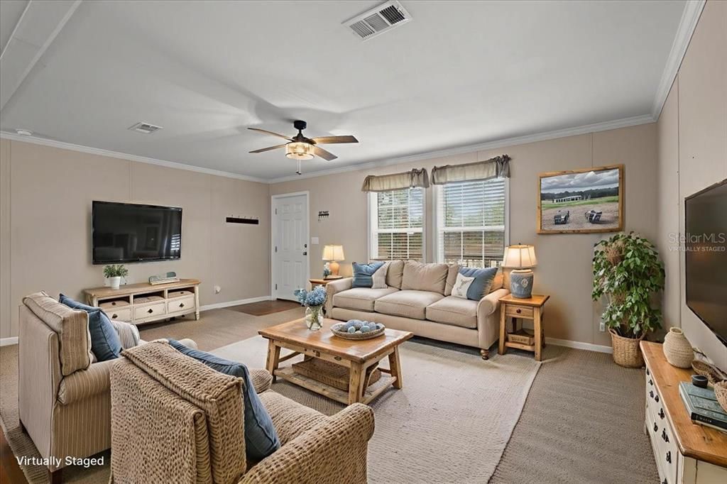 For Sale: $219,900 (3 beds, 2 baths, 1560 Square Feet)