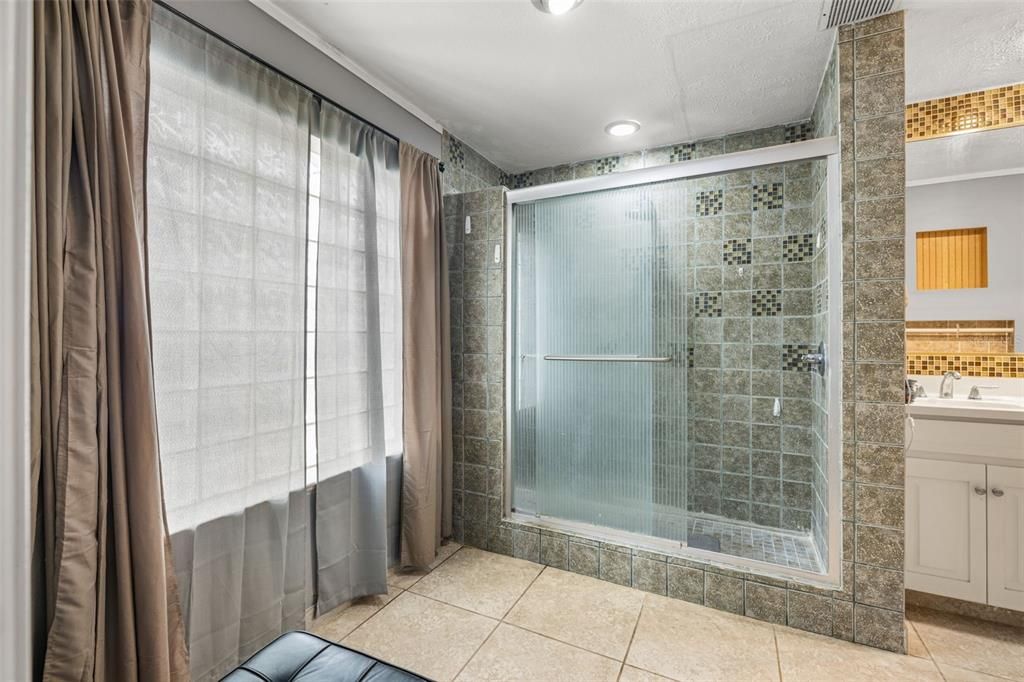 待售: $475,000 (3 贝兹, 2 浴室, 1588 平方英尺)