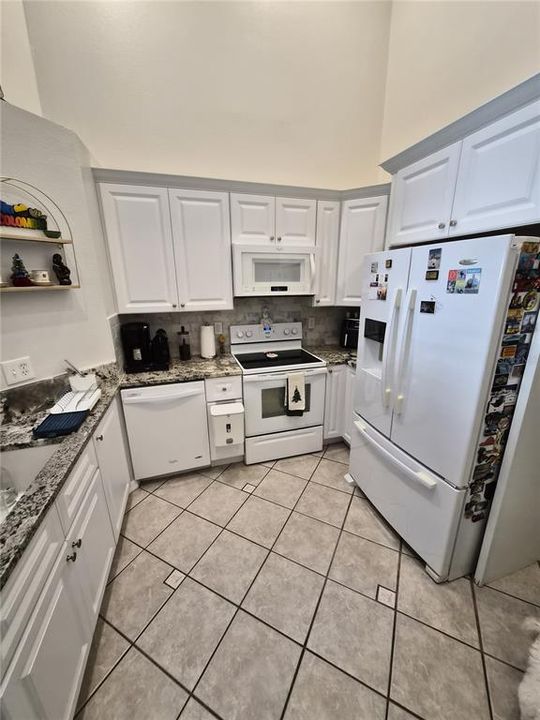 For Rent: $2,600 (2 beds, 2 baths, 1315 Square Feet)