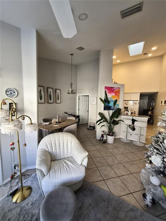 For Rent: $2,600 (2 beds, 2 baths, 1315 Square Feet)