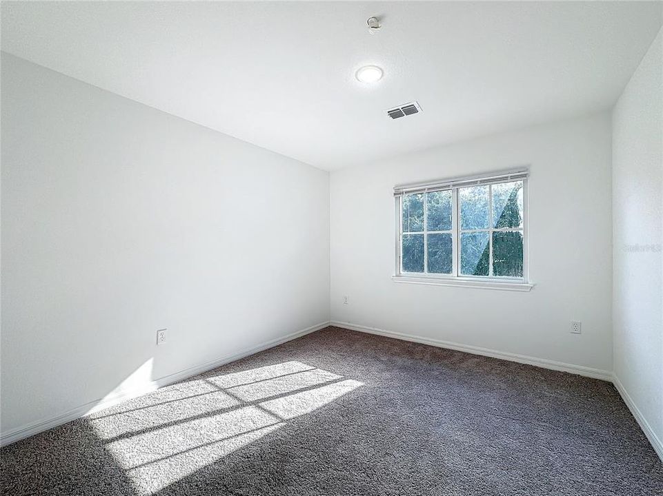 For Rent: $2,100 (3 beds, 2 baths, 1728 Square Feet)