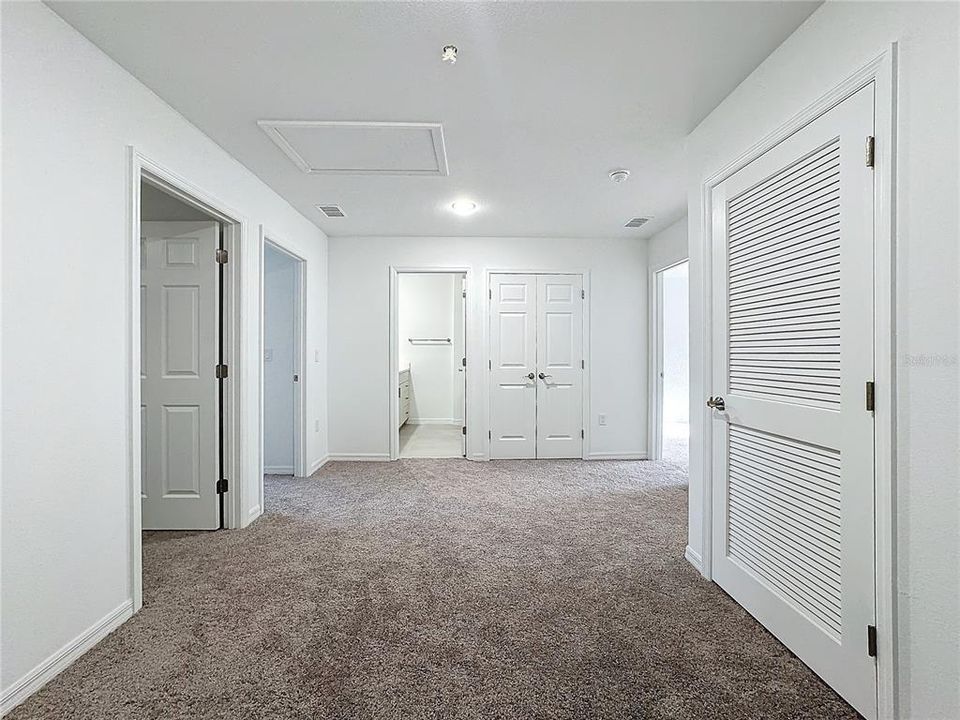 For Rent: $2,100 (3 beds, 2 baths, 1728 Square Feet)