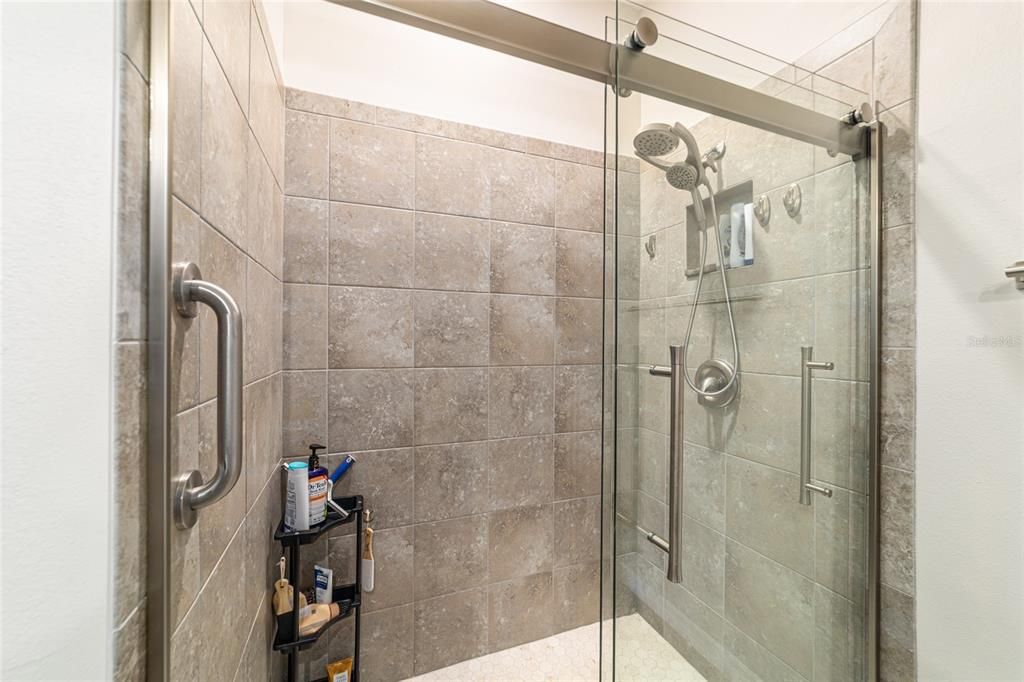 На продажу: $299,500 (2 спален, 2 ванн, 1552 Квадратных фут)