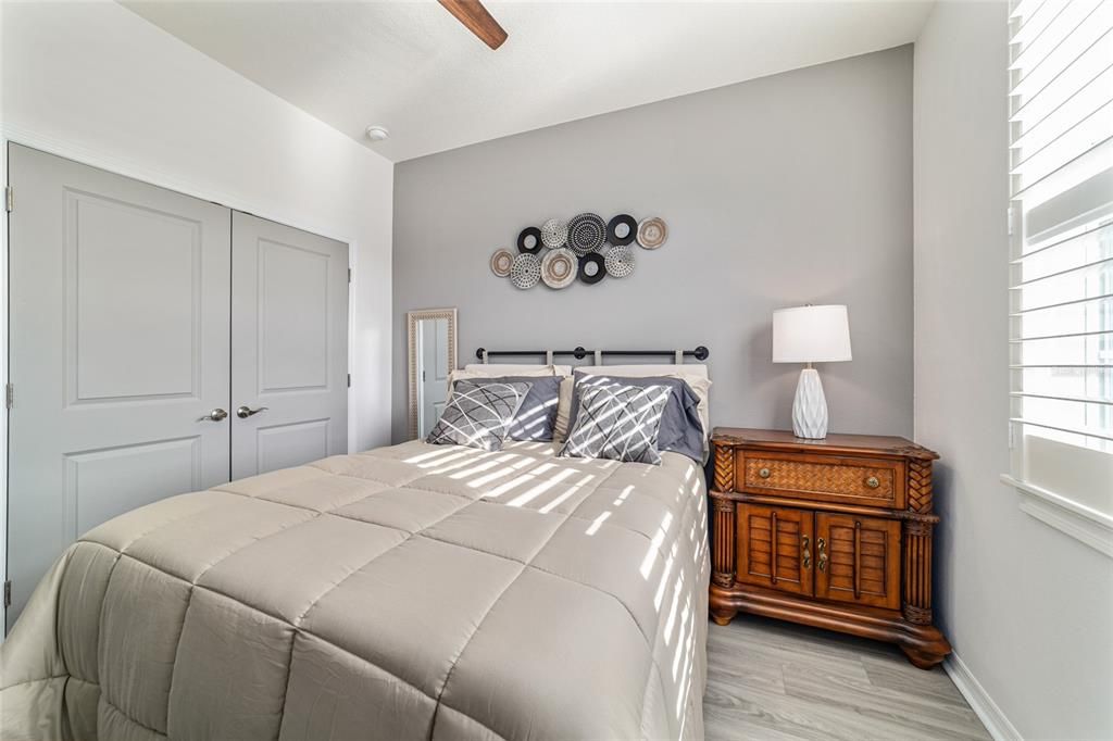 На продажу: $299,500 (2 спален, 2 ванн, 1552 Квадратных фут)