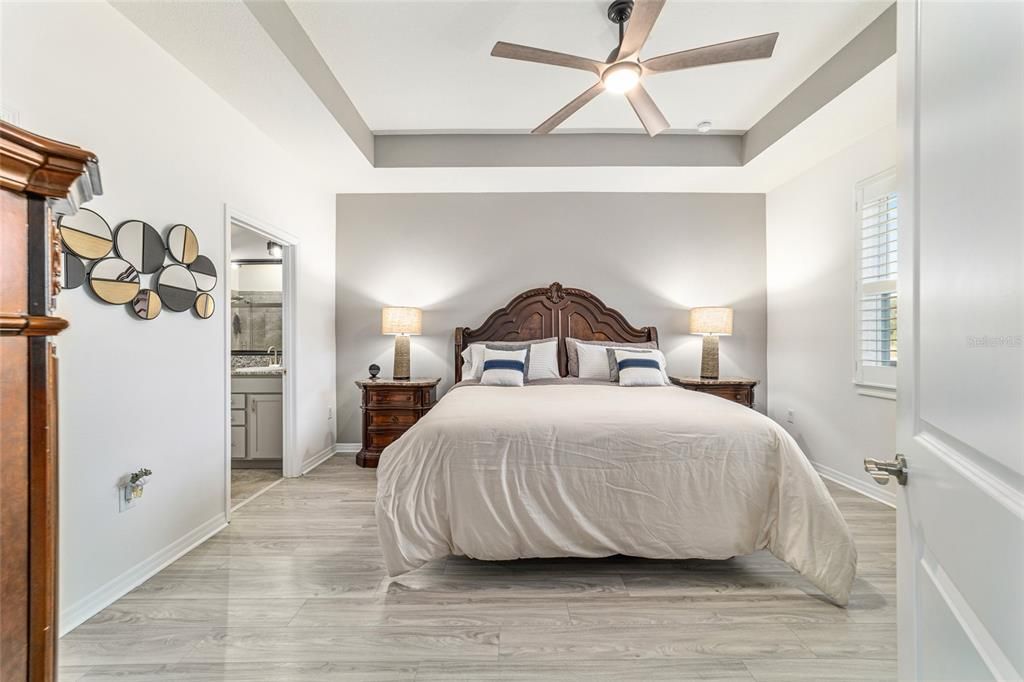 На продажу: $299,500 (2 спален, 2 ванн, 1552 Квадратных фут)