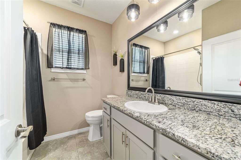 На продажу: $299,500 (2 спален, 2 ванн, 1552 Квадратных фут)