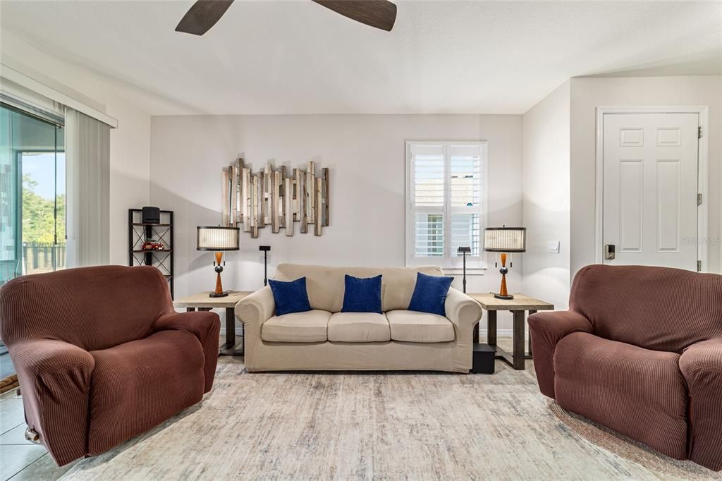 На продажу: $299,500 (2 спален, 2 ванн, 1552 Квадратных фут)