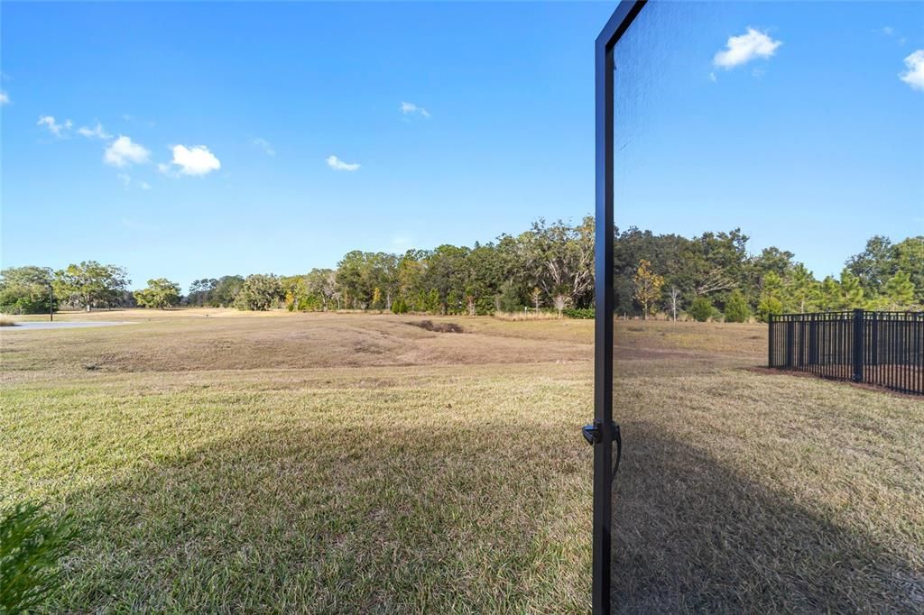 На продажу: $299,500 (2 спален, 2 ванн, 1552 Квадратных фут)