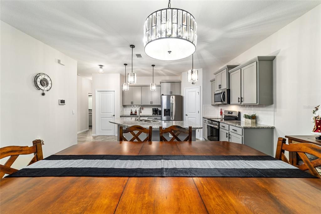 На продажу: $299,500 (2 спален, 2 ванн, 1552 Квадратных фут)