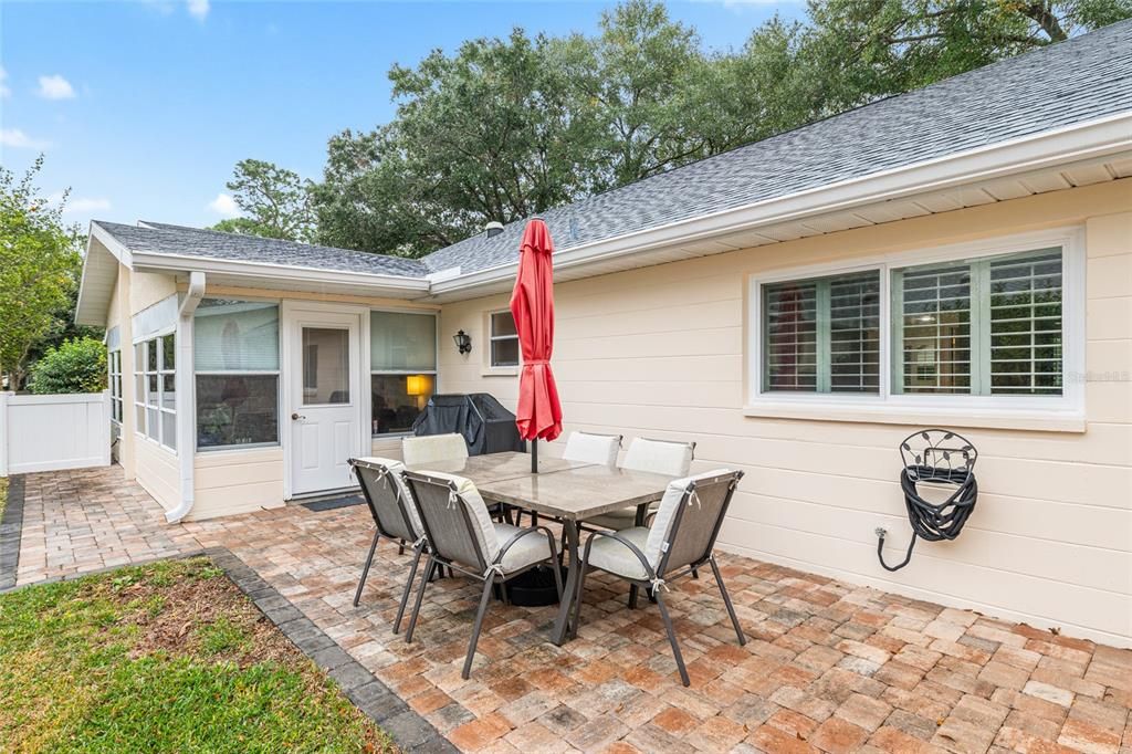 На продажу: $216,999 (2 спален, 2 ванн, 1748 Квадратных фут)