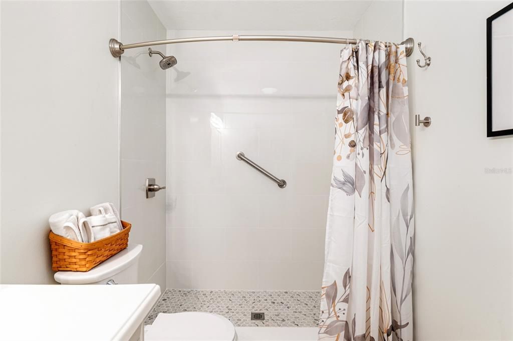 На продажу: $216,999 (2 спален, 2 ванн, 1748 Квадратных фут)