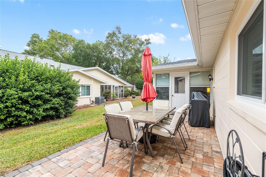 На продажу: $216,999 (2 спален, 2 ванн, 1748 Квадратных фут)