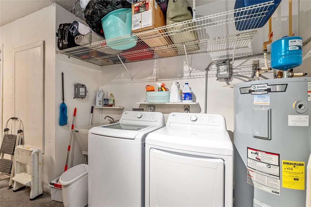 На продажу: $216,999 (2 спален, 2 ванн, 1748 Квадратных фут)