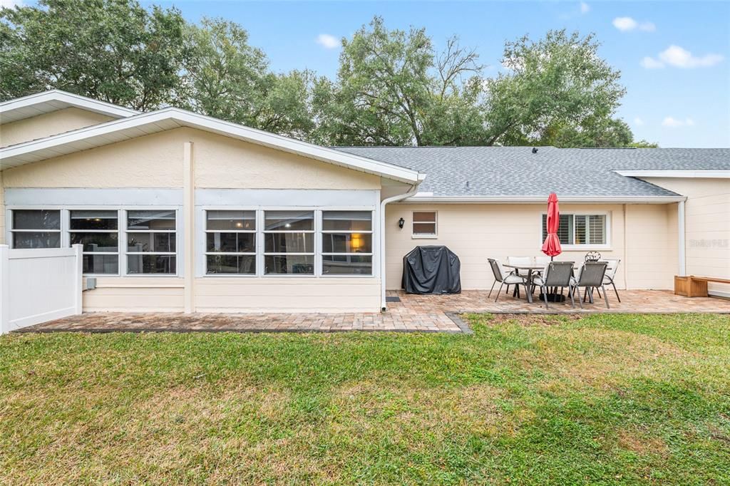 На продажу: $216,999 (2 спален, 2 ванн, 1748 Квадратных фут)