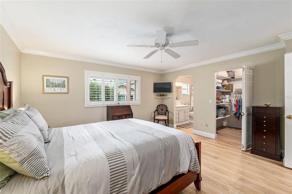 На продажу: $216,999 (2 спален, 2 ванн, 1748 Квадратных фут)