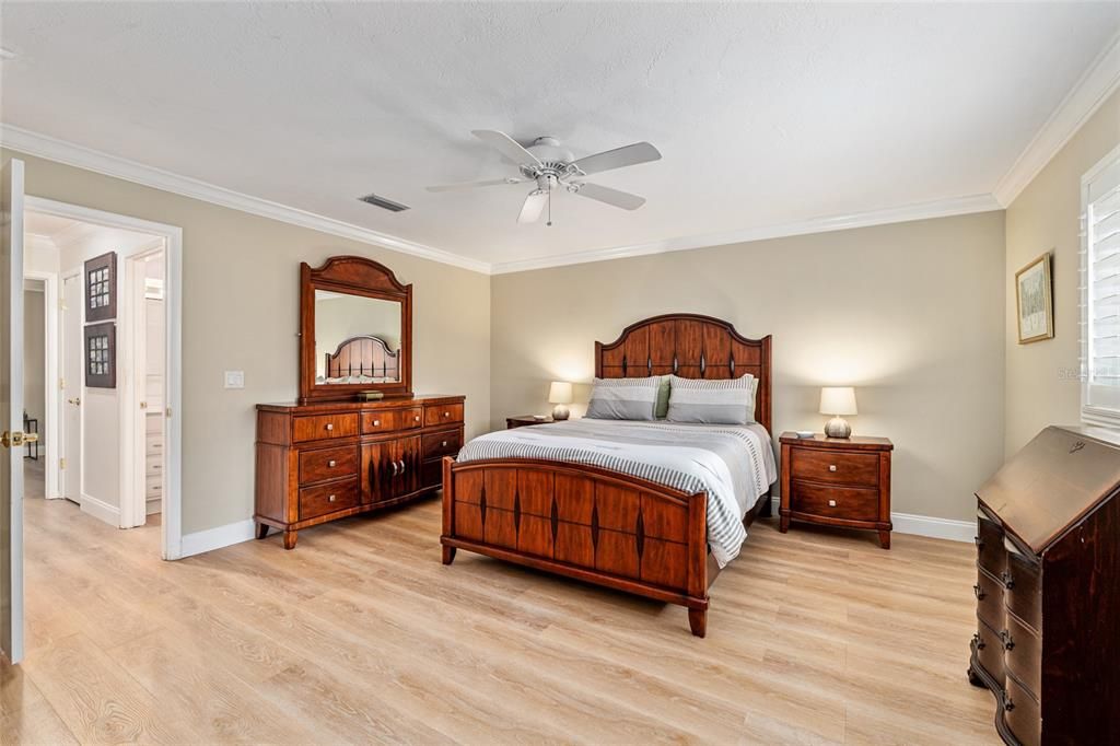 На продажу: $216,999 (2 спален, 2 ванн, 1748 Квадратных фут)