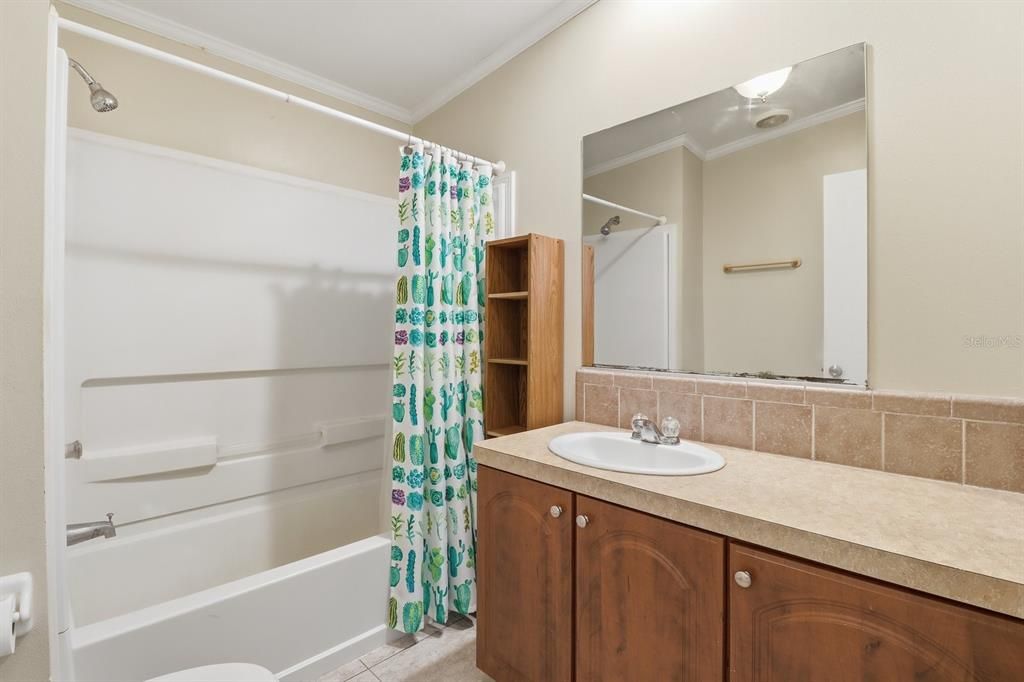 待售: $222,000 (4 贝兹, 2 浴室, 2280 平方英尺)