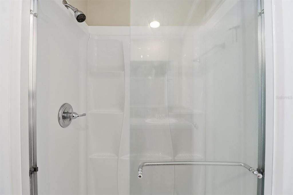 待售: $222,000 (4 贝兹, 2 浴室, 2280 平方英尺)